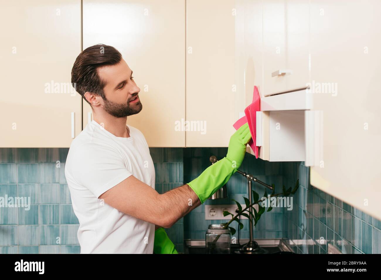 Cleaning cupboard kitchen hires stock photography and images Alamy