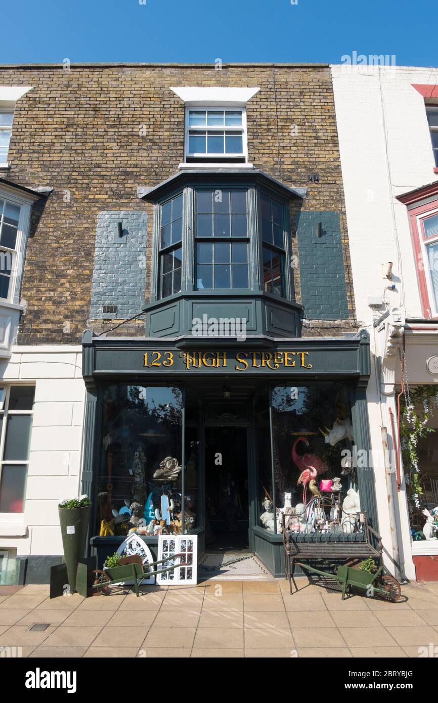 123 High Street, a brocante and antiques shop in the High Street in