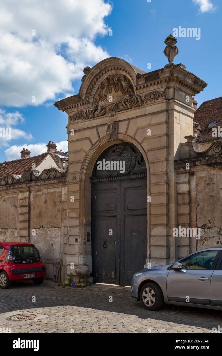 Senlis, France - May 19 2020: The Hotel de Faucigny-Lucinge or Hotel du Plat-d'Etain is a mansion in the protected area of the city. The monumental ca Stock Photo