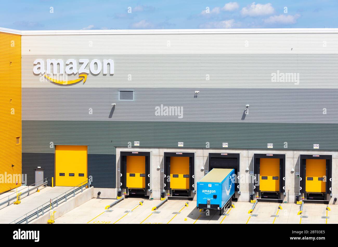 Amazon Derby Kegworth Amazon Prime Delivery Amazon Warehouse Segro Logistics Park East Midlands Gateway Junction 24 M1 East Midlands England Uk Gb Stock Photo Alamy