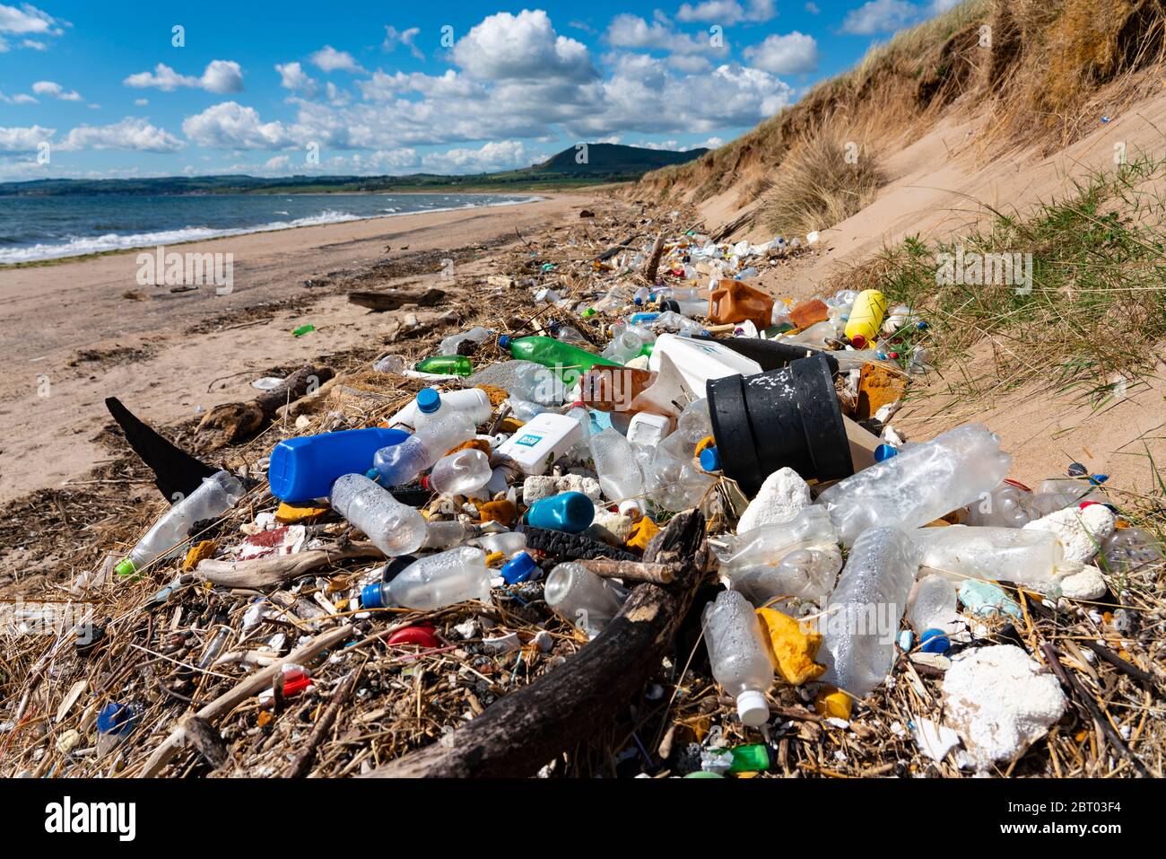 Rubbish on beach in Largo Bay at Dumbarnie in Fife , Scotland, UK Stock Photo