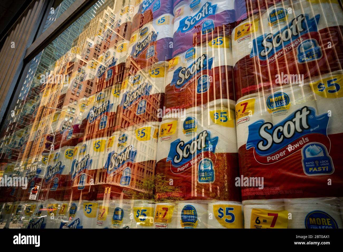 A selection of Kimberly-Clark’s Scott brand paper products displayed in the window of a store in New York on Thursday, May 21, 2020. (© Richard B. Levine) Stock Photo