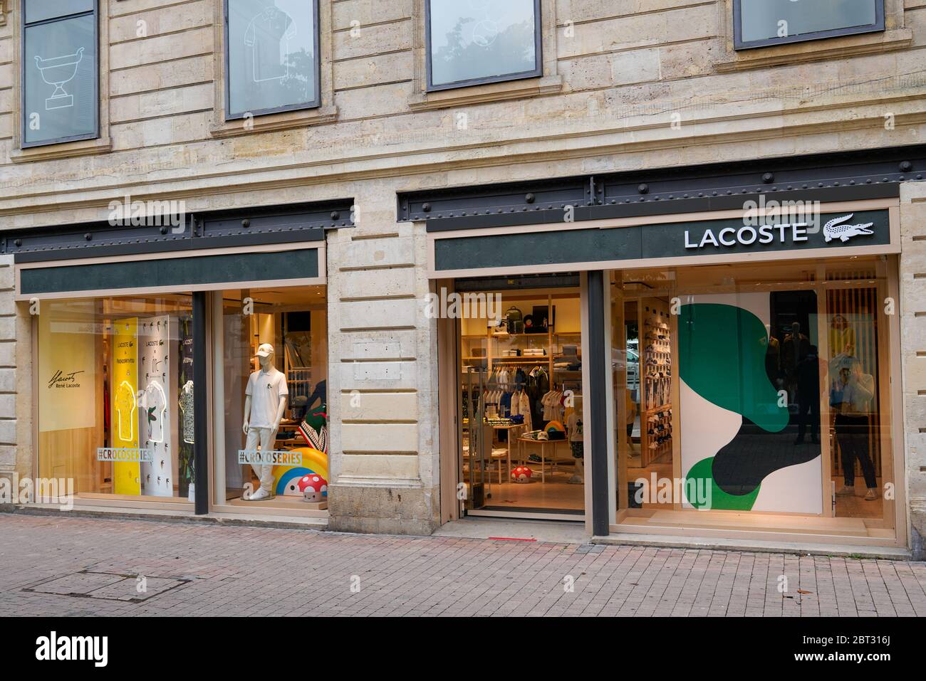 Bordeaux , Aquitaine / France - 05 16 2020 : Lacoste crocodile logo boutique  building shop sign brand on store front Stock Photo - Alamy