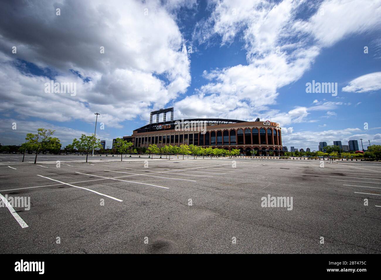 Citi Field is closed due to the health risks of COVID-19. Credit: Gordon Donovan/Alamy Live News Stock Photo