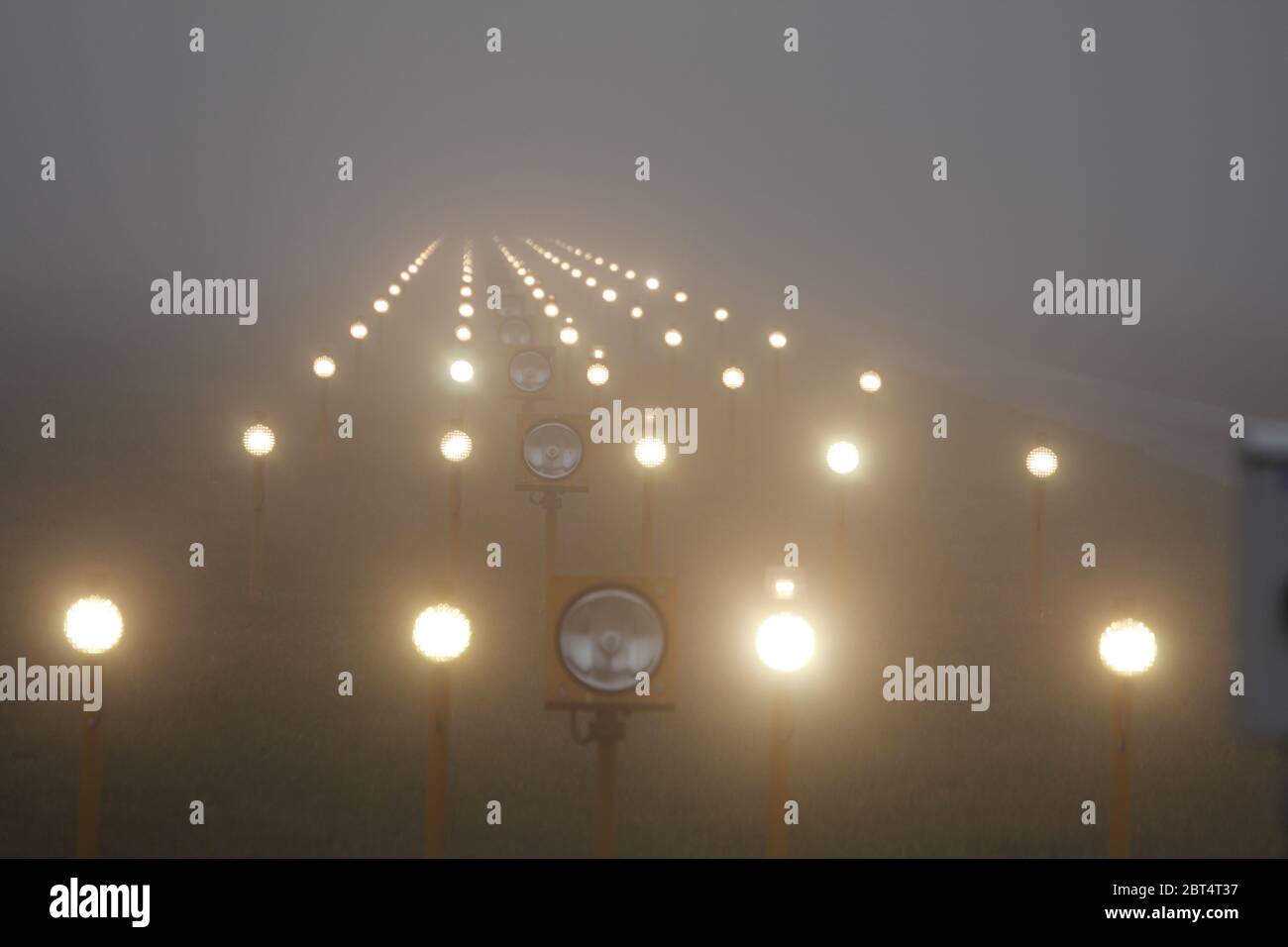 sign, signal, night, nighttime, fog, runway, airport, air traffic ...