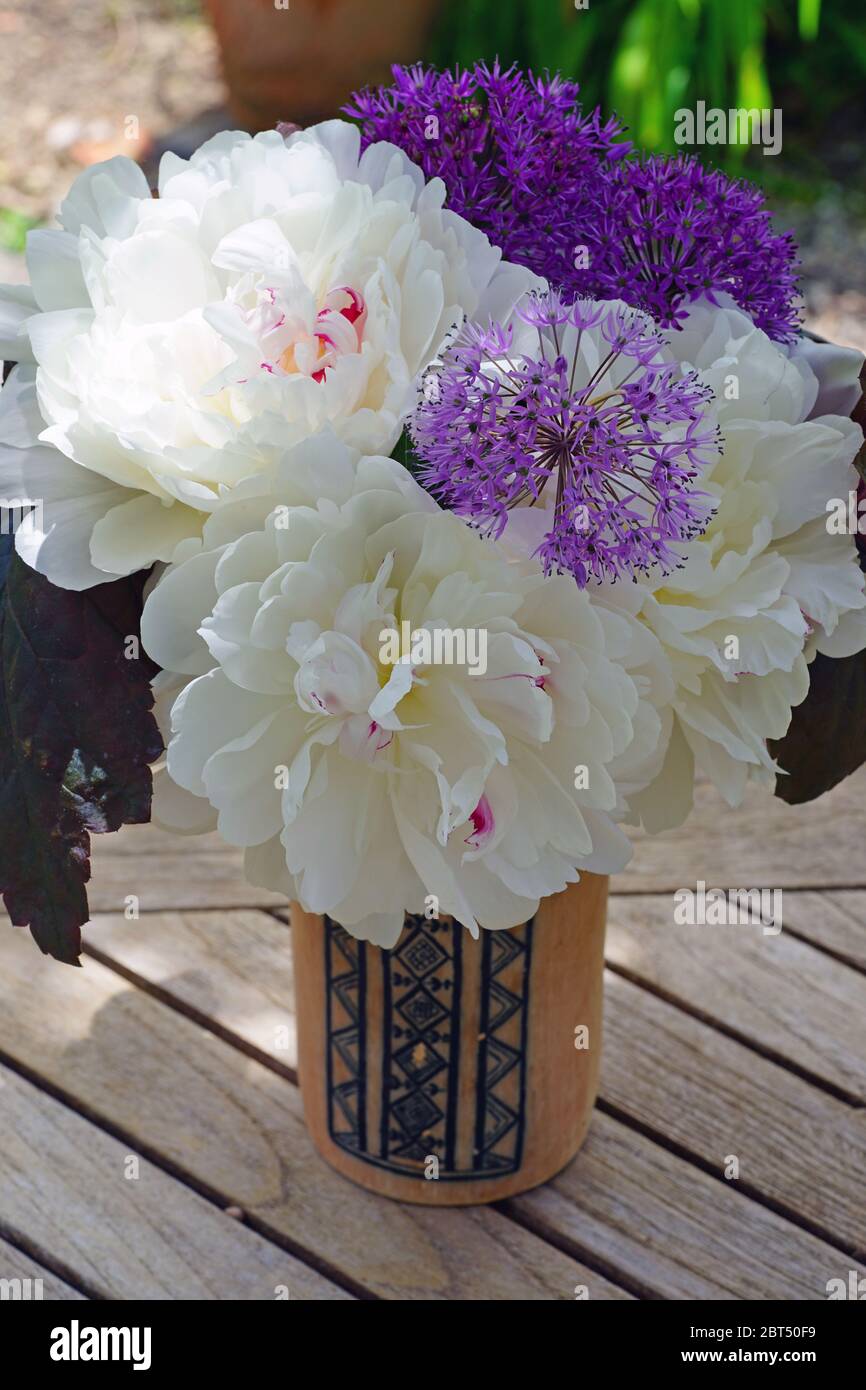 Fragrant White Bouquet with Peonies Bouquet Fragrant White Bouquet with Peonies Bouquet