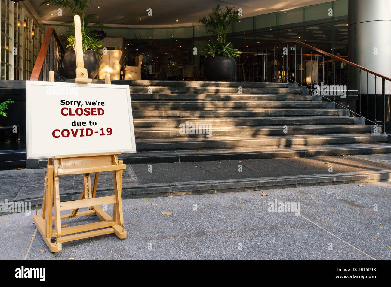 restaurant, hotel, company, shopping center closed due to coronavirus or covid-19 pandemic outbreak lockdown. coronavirus news temporarily closed boar Stock Photo