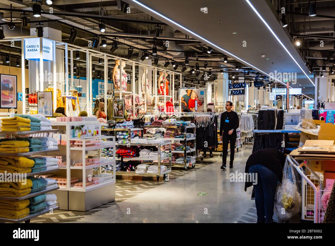 Primark interior hi-res stock photography and images - Alamy