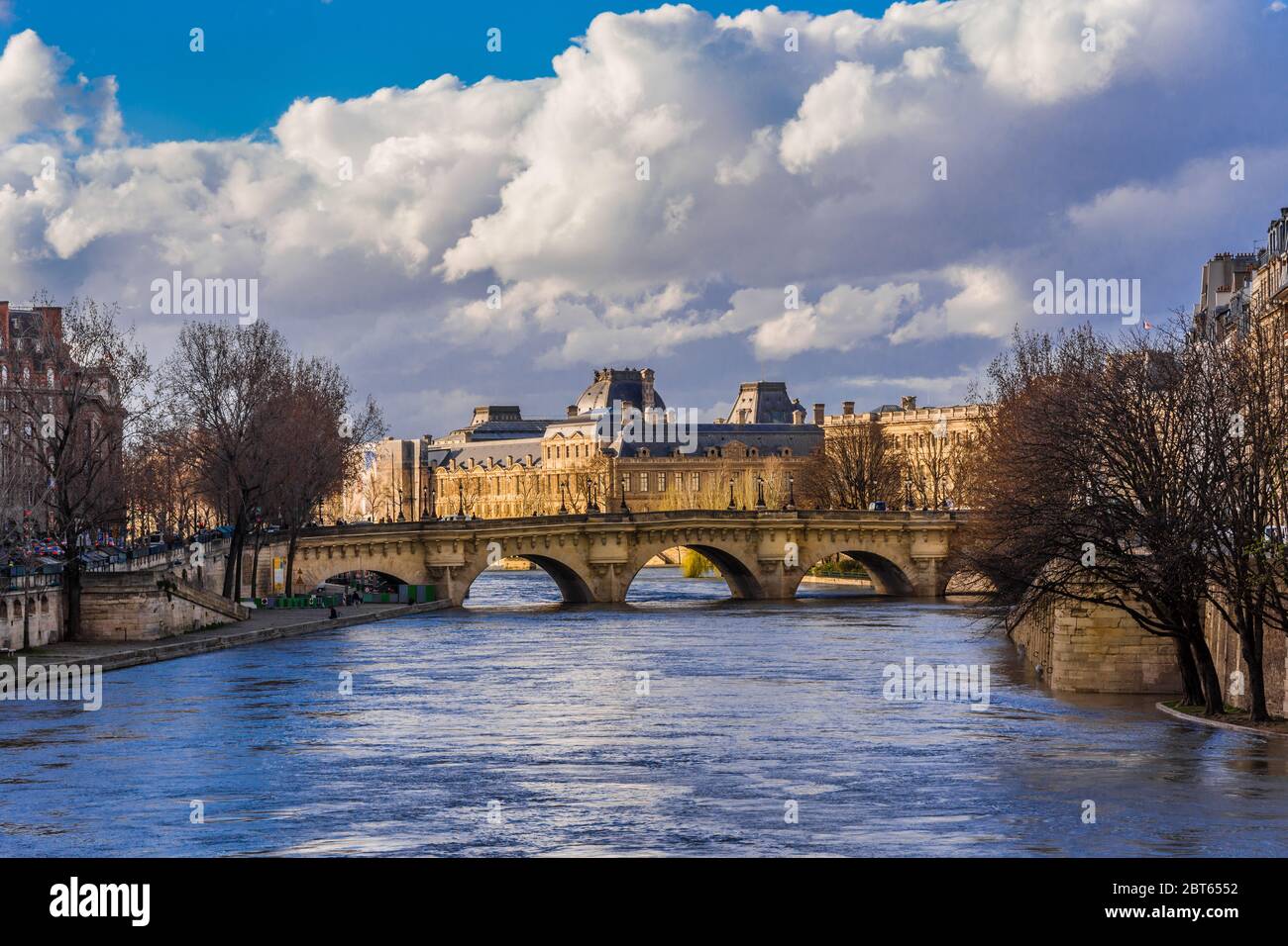 Pont neuf paris hi-res stock photography and images - Alamy