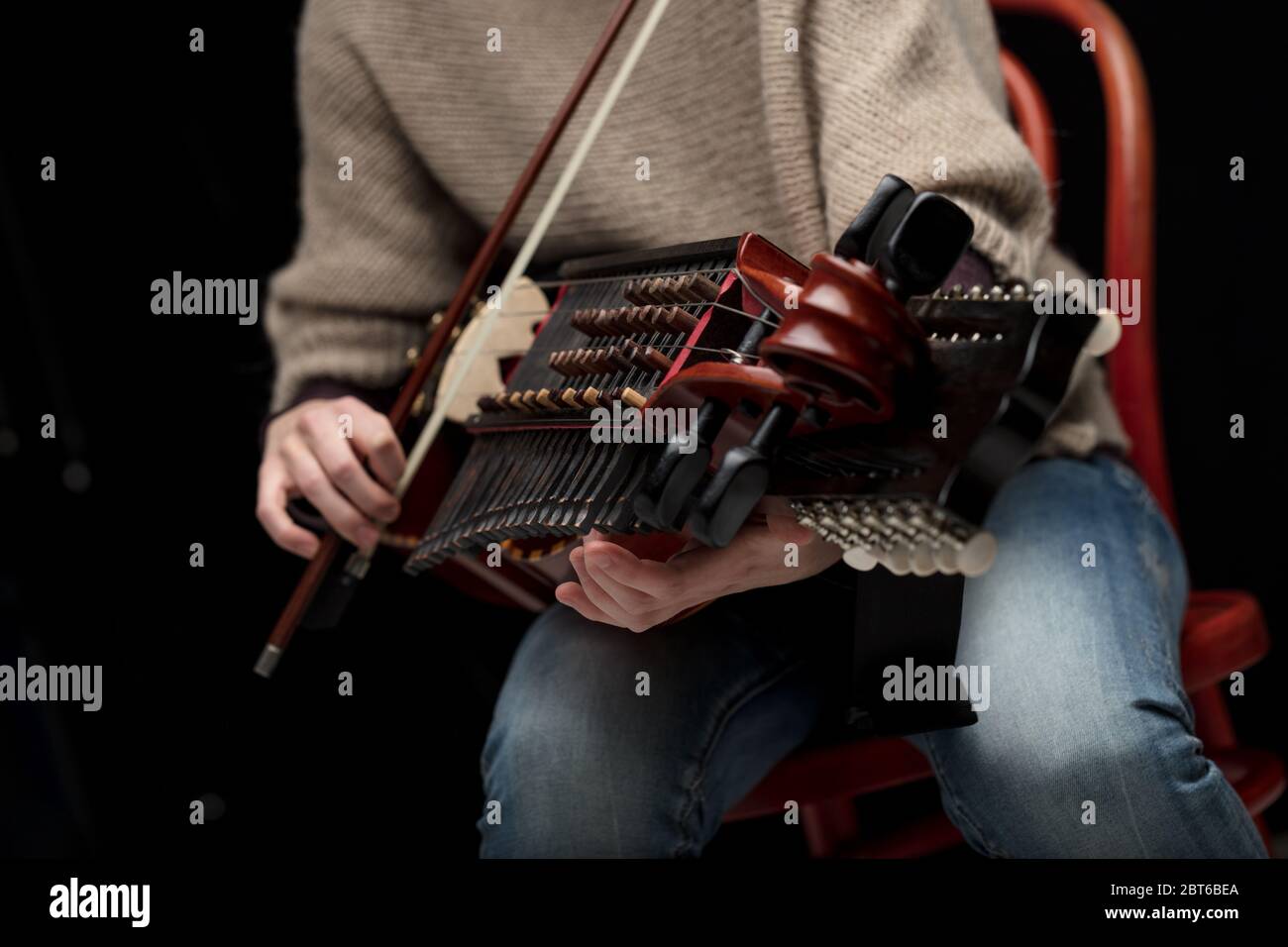 Chordophone musical bow hires stock photography and images Alamy