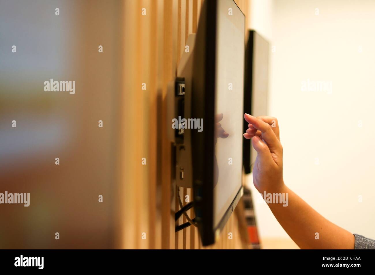 using a touch screen monitor in stock
