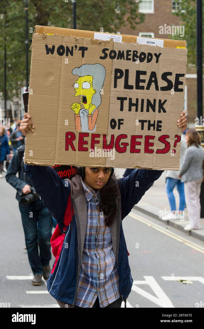 ‘Refugees Welcome Here’ march from Park Lane to Parliament Square to show solidarity with refugees, Whitehall, London, UK.  17 Sep 2016 Stock Photo