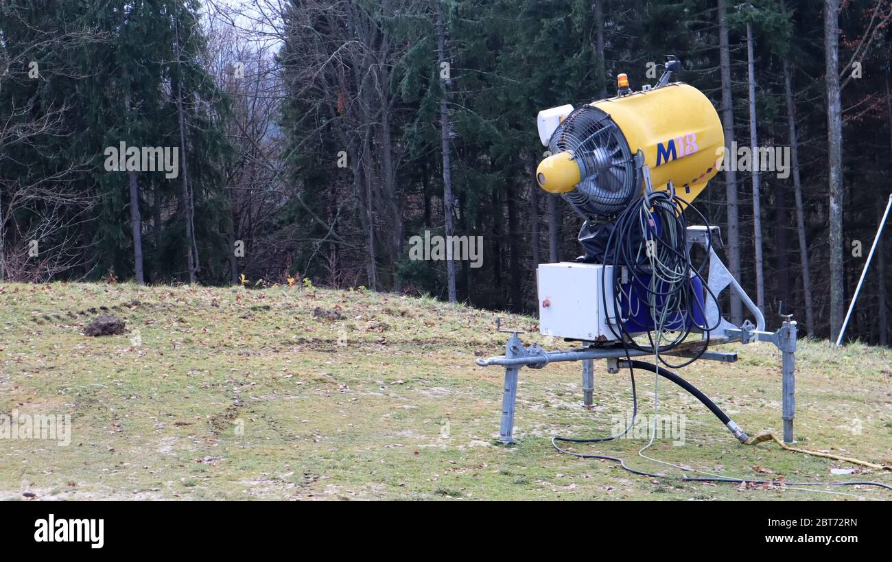 Engine detail snow gun production hi-res stock photography and images ...