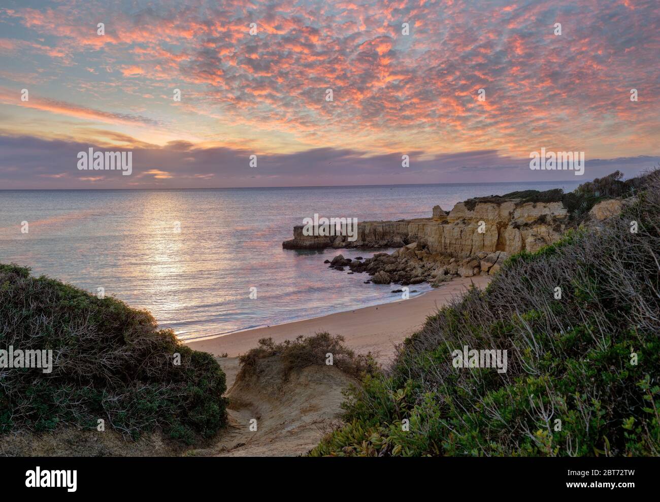 Empty dusk beach hi-res stock photography and images - Alamy