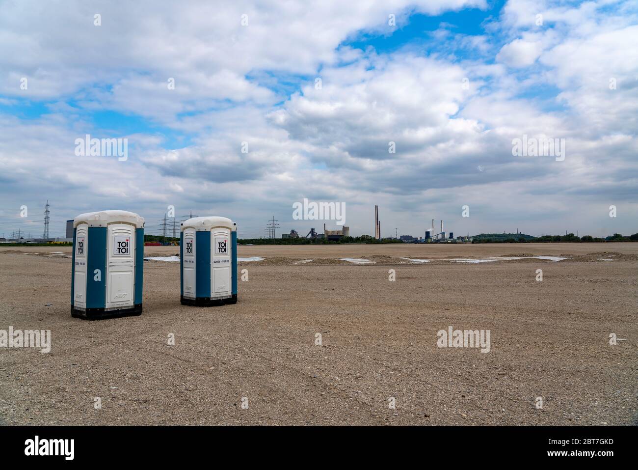 Former industrial area, redeveloped, in Duisburg-Walsum, area Logport VI, here the logistics company DSV builds storage and logistics halls, lonely mo Stock Photo