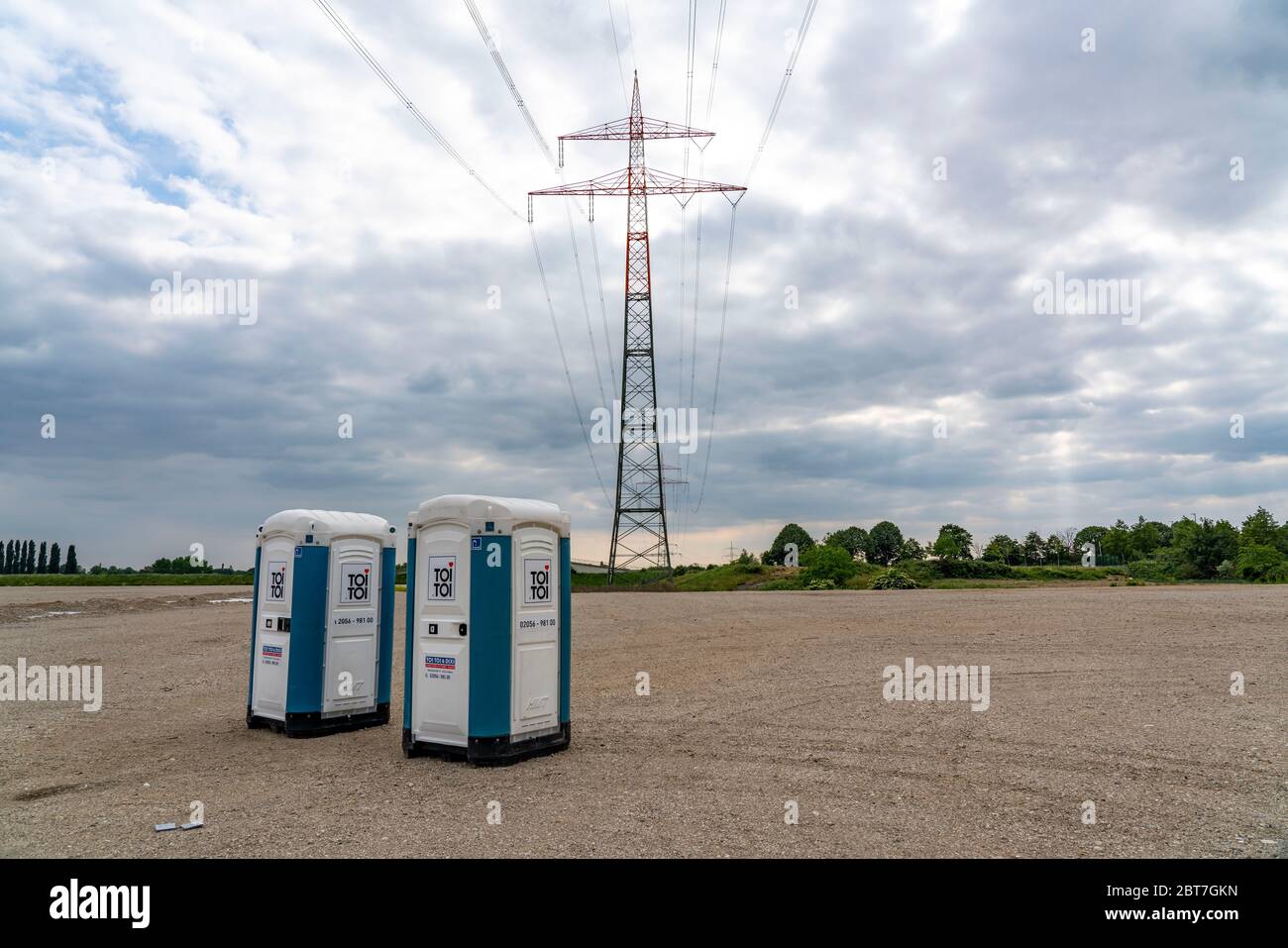 Former industrial area, redeveloped, in Duisburg-Walsum, area Logport VI, here the logistics company DSV builds storage and logistics halls, lonely mo Stock Photo