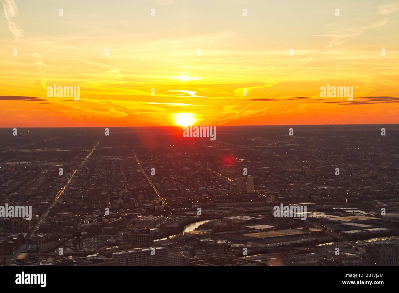 Chicago aerial night streets hi-res stock photography and images - Alamy