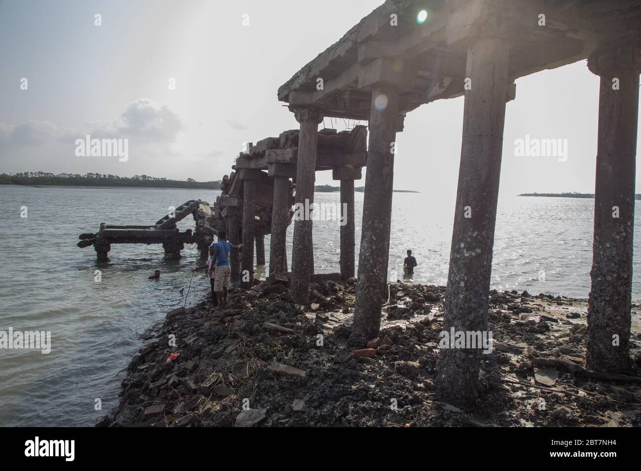 Jharkhali, India. 22nd May, 2020. The main bridge of jetty of the jetty ghat of Sunderbans got broken in super cyclone Amphan. (Photo by Jit Chattopadhyay/Pacific Press/Sipa USA) Credit: Sipa USA/Alamy Live News Stock Photo