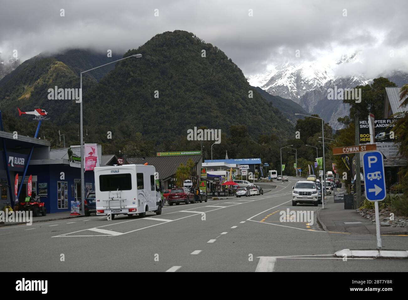 FRANZ JOSEF, NEW ZEALAND, OCTOBER 5, 2019; A busy day at the Franz Josef village in New Zealand, where tourists gather to see the world famous glacier Stock Photo