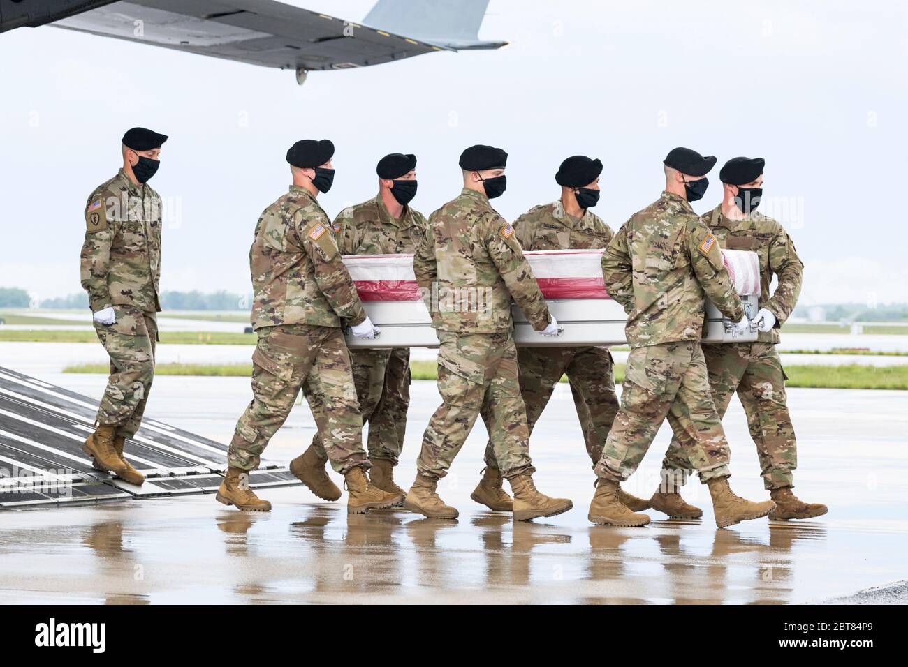 Dover, United States. 23rd May, 2020. A U.S. Army carry team transfers the remains of 1st Lt. Trevarius Bowman, of Spartanburg, South Carolina, during a dignified transfer at Dover Air Force Base May 23, 2020 in Dover, Delaware. Bowman died in a non-combat incident at Bagram Air Force Base in Afghanistan. Credit: Roland Balik/U.S. Air Force/Alamy Live News Stock Photo