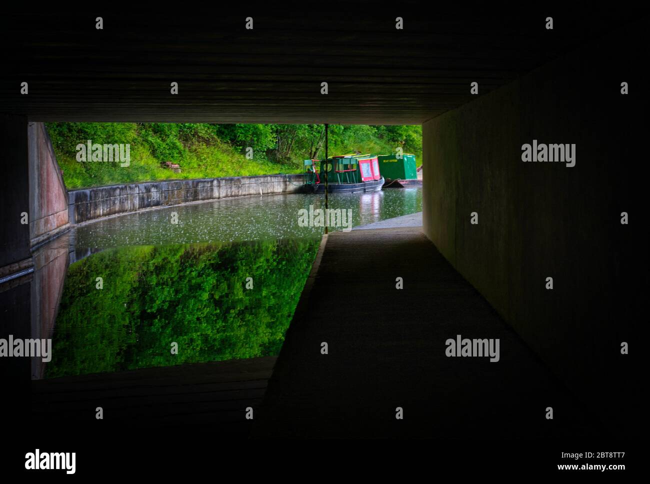 under the bridge at Loxwood Wey and Arun canal Stock Photo