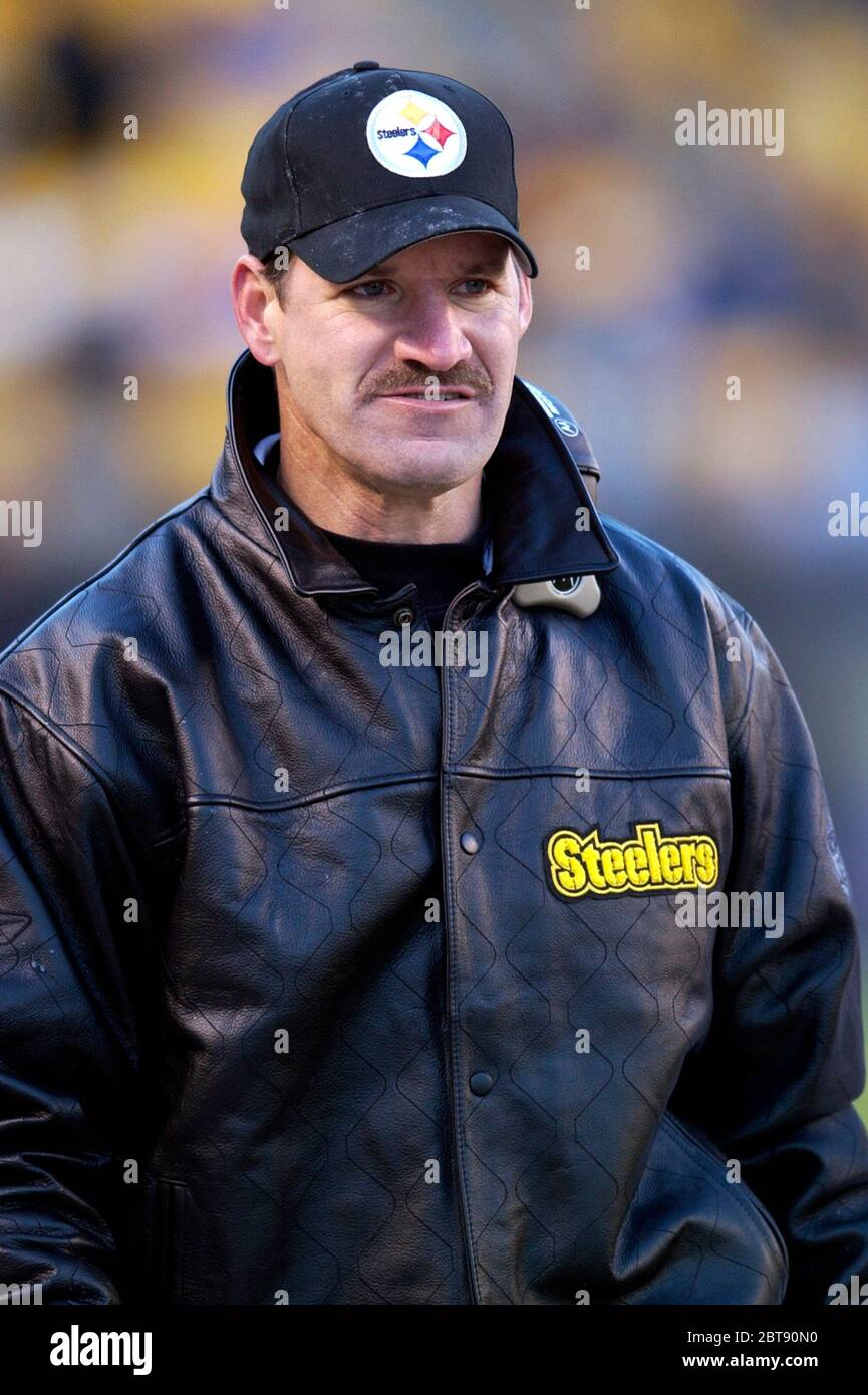 Pittsburgh, United States. 07th Dec, 2003. Pittsburgh Steelers head coach  Bill Cowher on the sidelines during 27-7 victory over the Oakland Raiders  at Heinz Field in Pittsburgh on Sunday, Dec. 7, 2003.