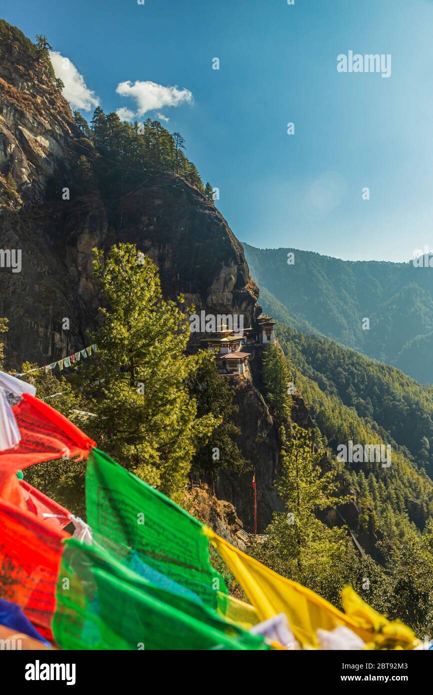 Taktsang monastery mountain architecture hi-res stock photography and ...