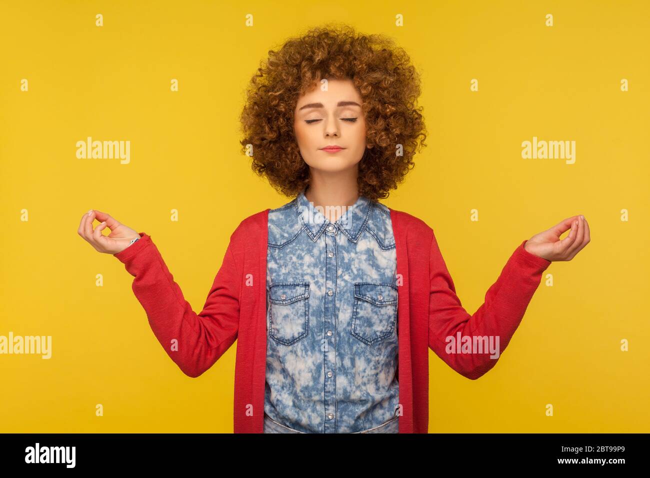 Mudra yoga hi-res stock photography and images - Page 22 - Alamy