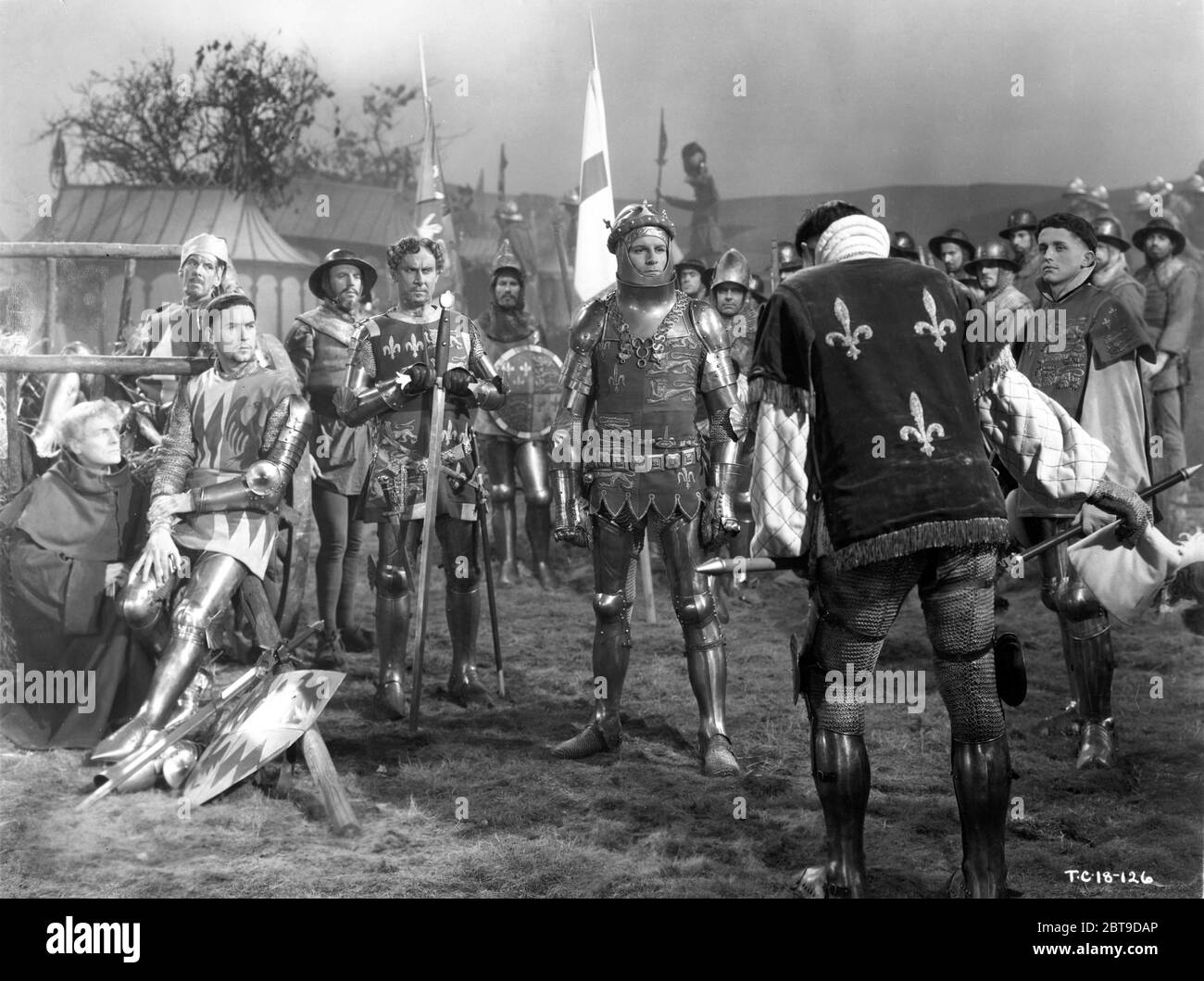 GRIFFITH JONES NICHOLAS HANNAN LAURENCE OLIVIER RALPH TRUMAN and VERNON GREEVES in HENRY V 1944 director LAURENCE OLIVIER play William Shakespeare music William Walton Two Cities Films / Eagle - Lion Distributors Ltd Stock Photo