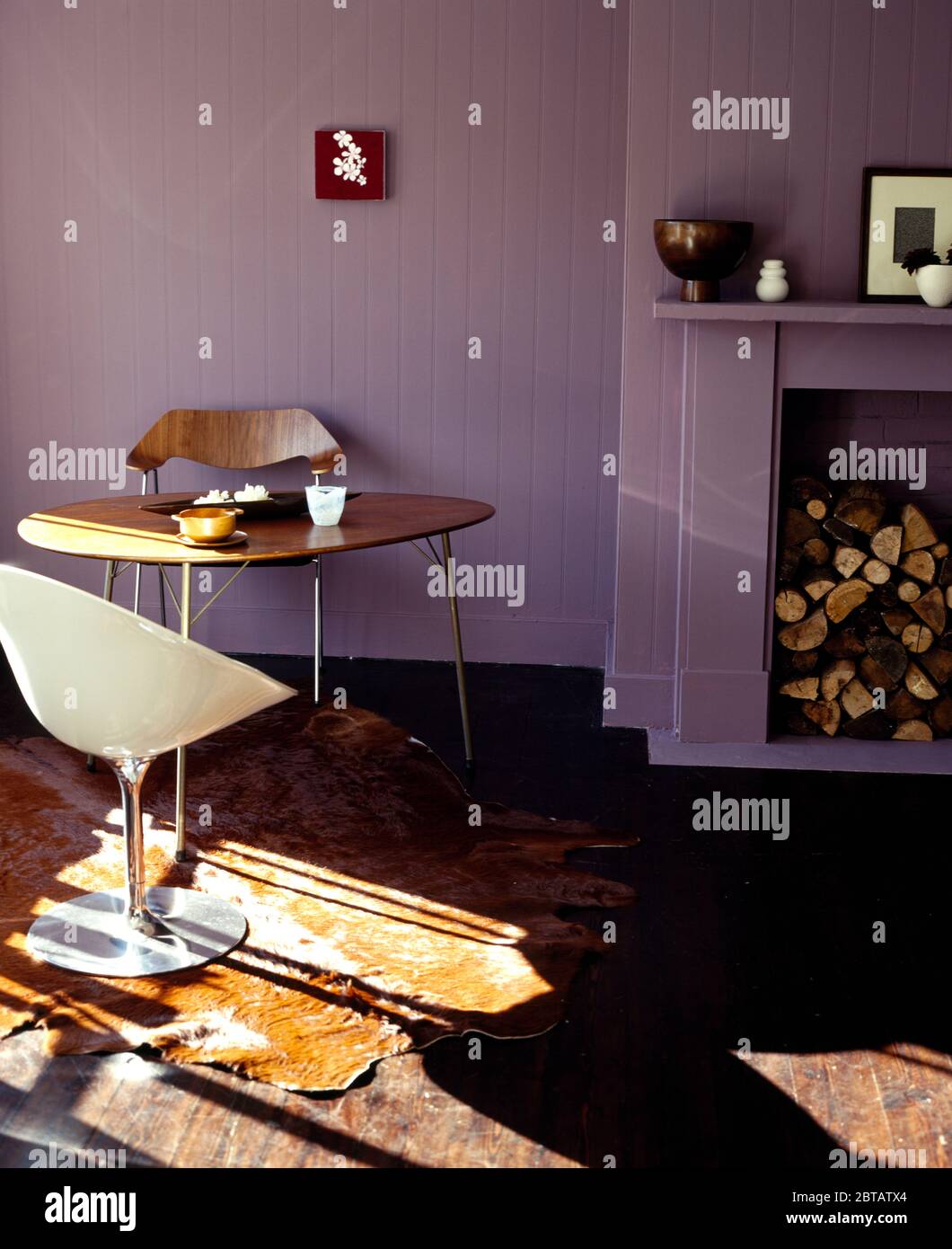 Vintage Fifties Dining Chairs And Table In Purple Dining Room
