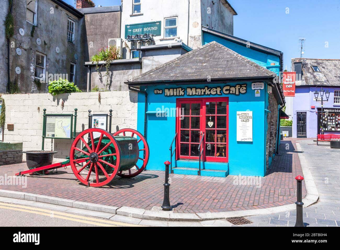 Kinsale, Cork, Ireland. 24th May, 2020. A small cafe on Market Street in Kinsale, Co. Cork, Ireland. - Credit; David Creedon / Alamy Stock Photo