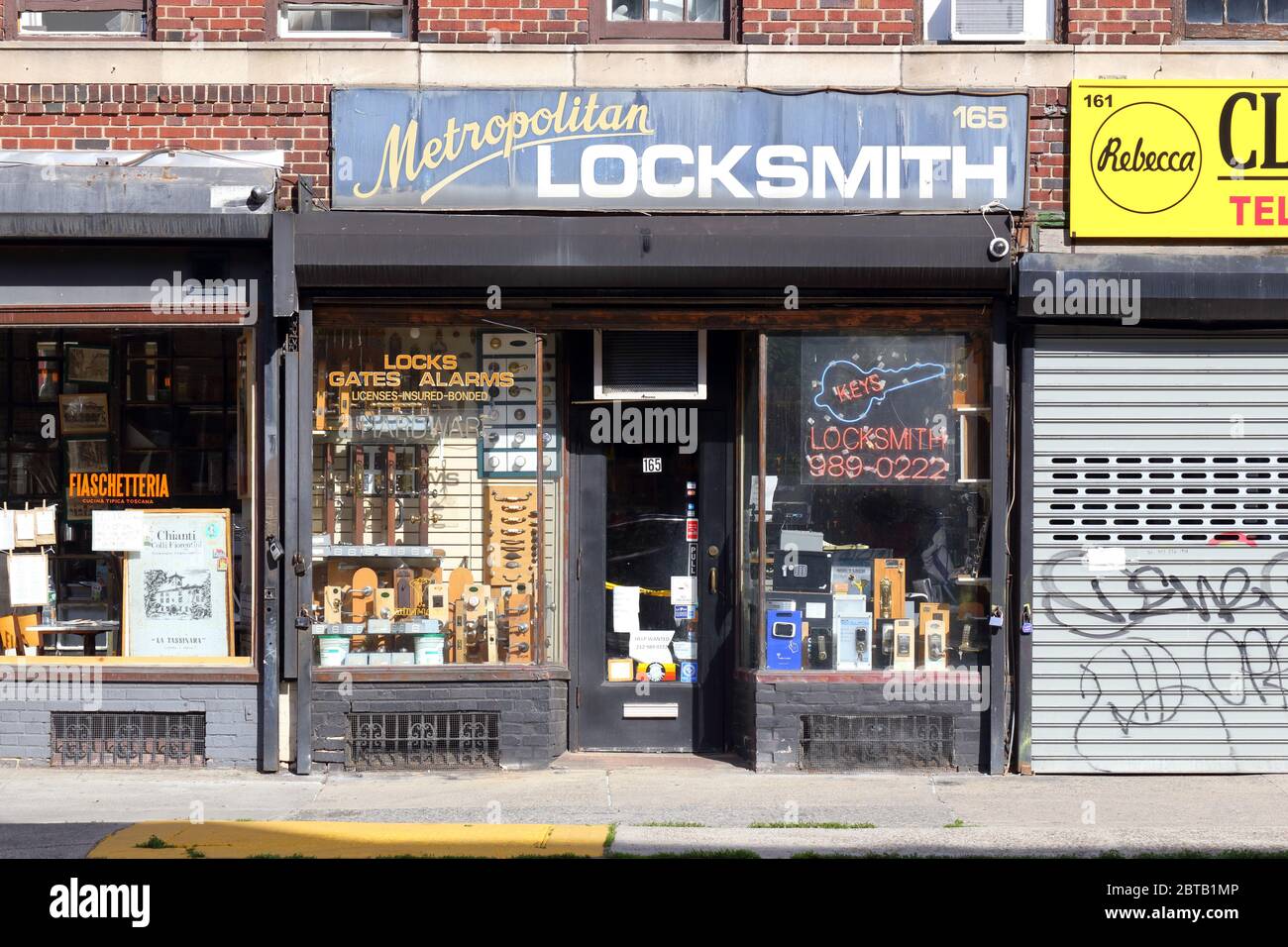 Metropolitan Locksmith, 165 7th Avenue South, New York, NYC storefront photo of a locksmith shop in Manhattan's Greenwich Village Stock Photo