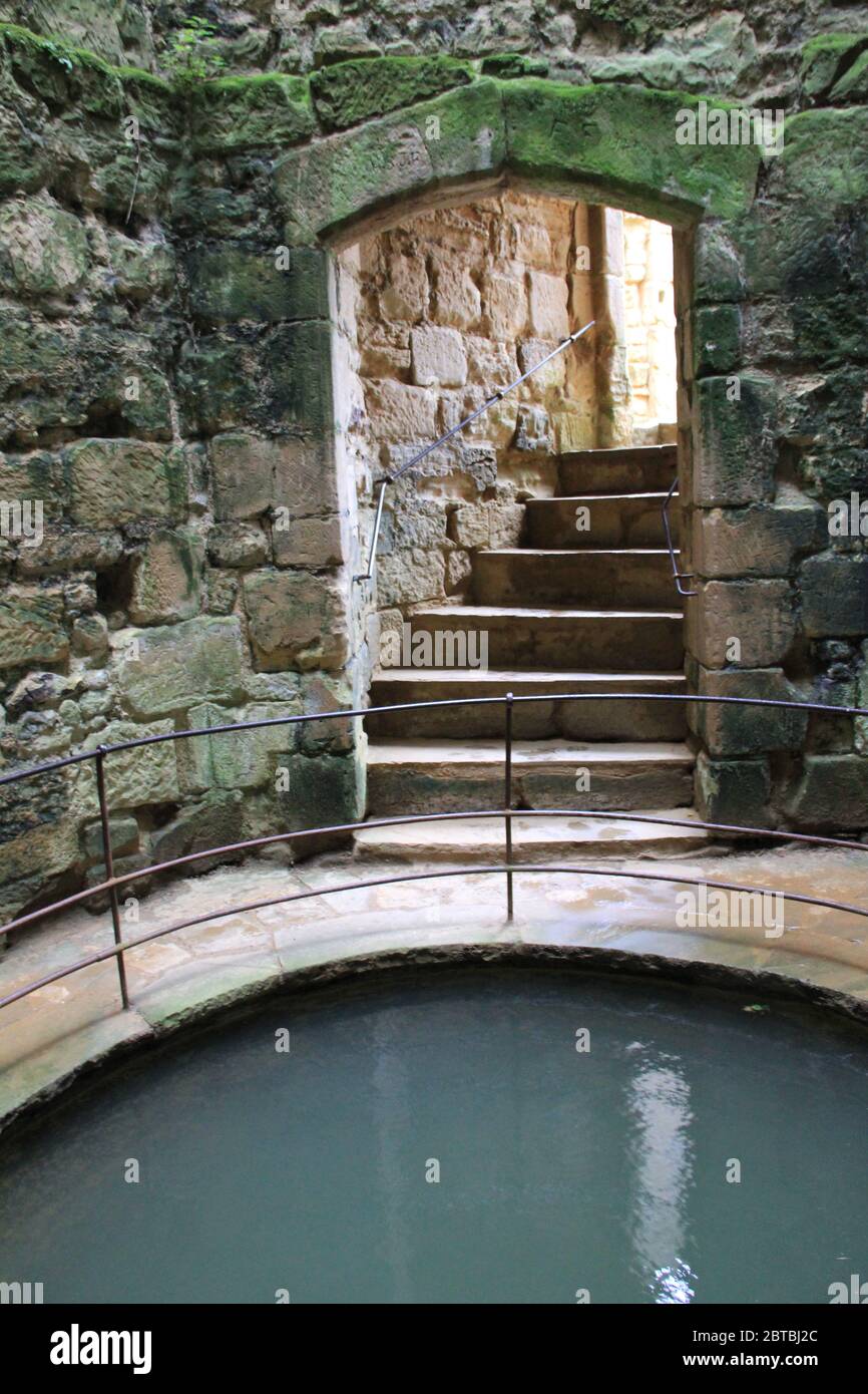 bodiam-castle-interior-hi-res-stock-photography-and-images-alamy