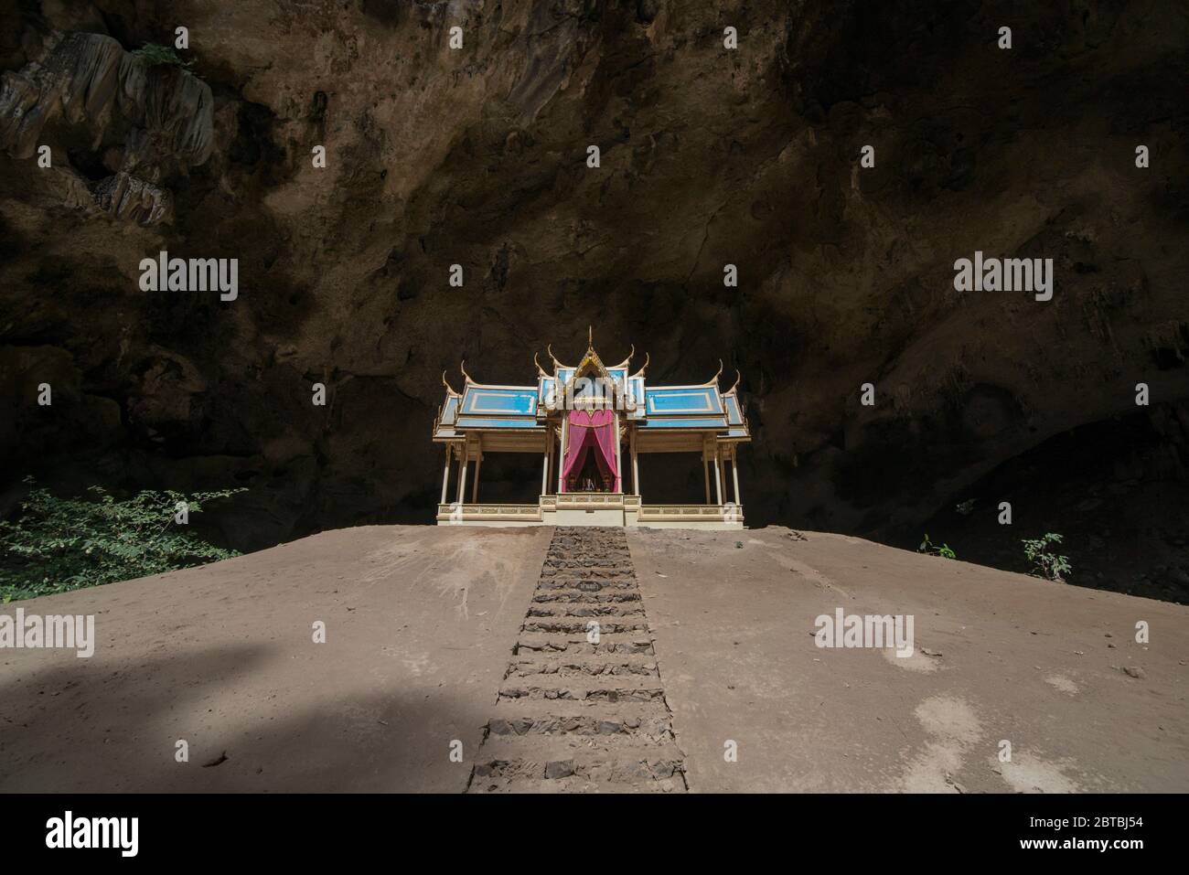 the Khua Kharuehat pavillion of the Tham Phraya Nakhon Cave and Hat Laem Sala in the Khao Sam Roi Yot Nationalpark on the Golf of Thailand south the T Stock Photo