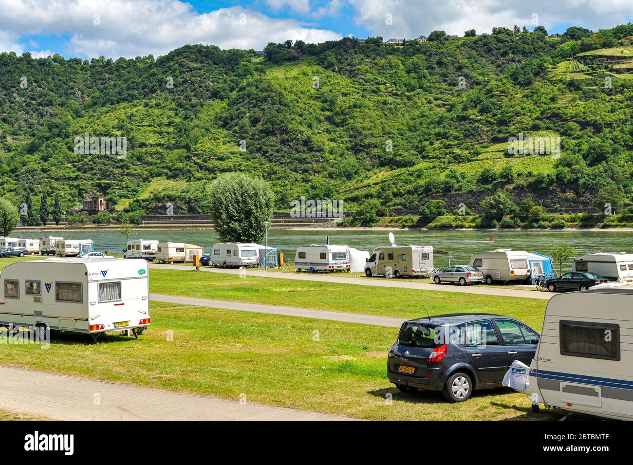 St. Goar, Germany, June 8, 2009 : Camping and trailer caravans beside the  Rhine river at St.Goar in Germany. The Rhine valley is a popular destinatio  Stock Photo - Alamy
