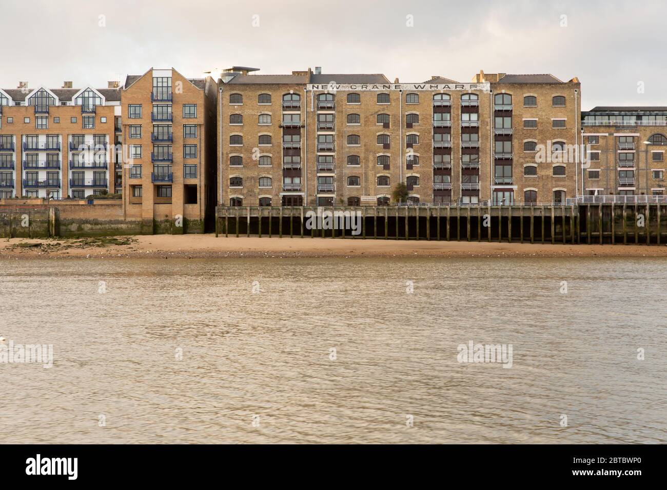 Riverside park landmarks hi-res stock photography and images - Alamy