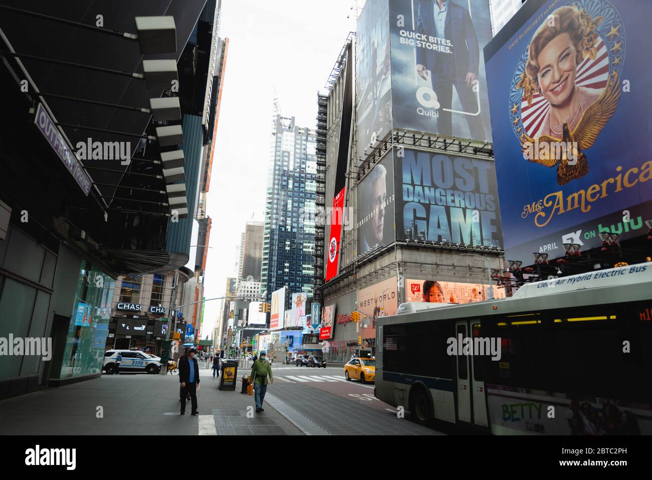 New york Scenes from Coronavirus Times Square Pandemic Stock Photo - Alamy