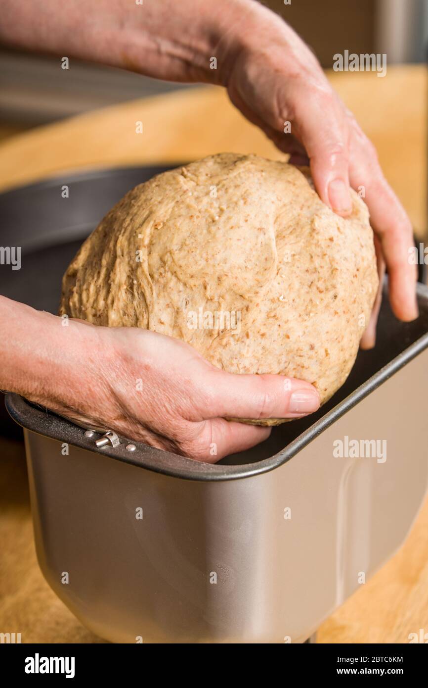 How to make dough with a hand mixer 