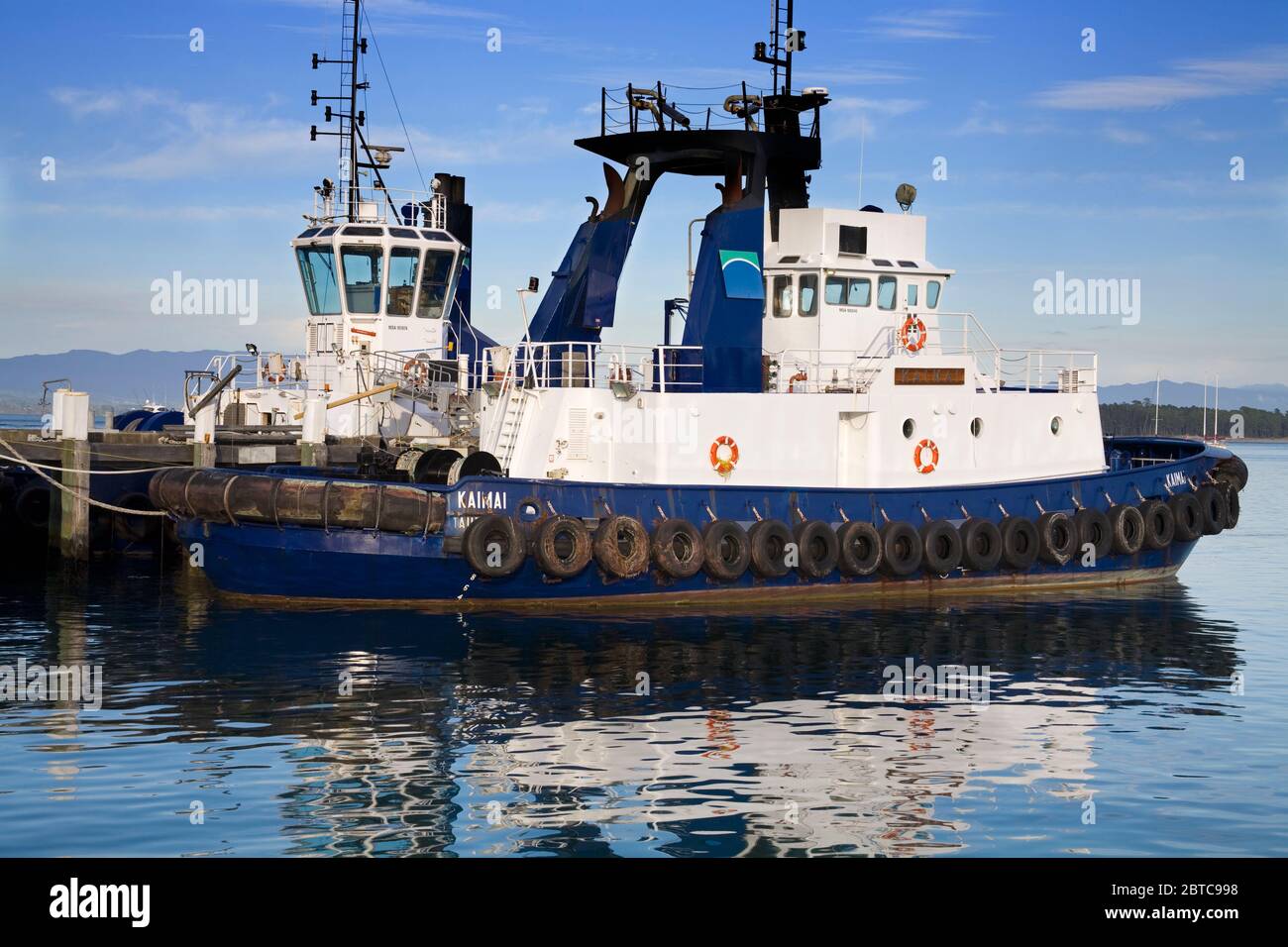 new-zealand-tugboats-hi-res-stock-photography-and-images-alamy
