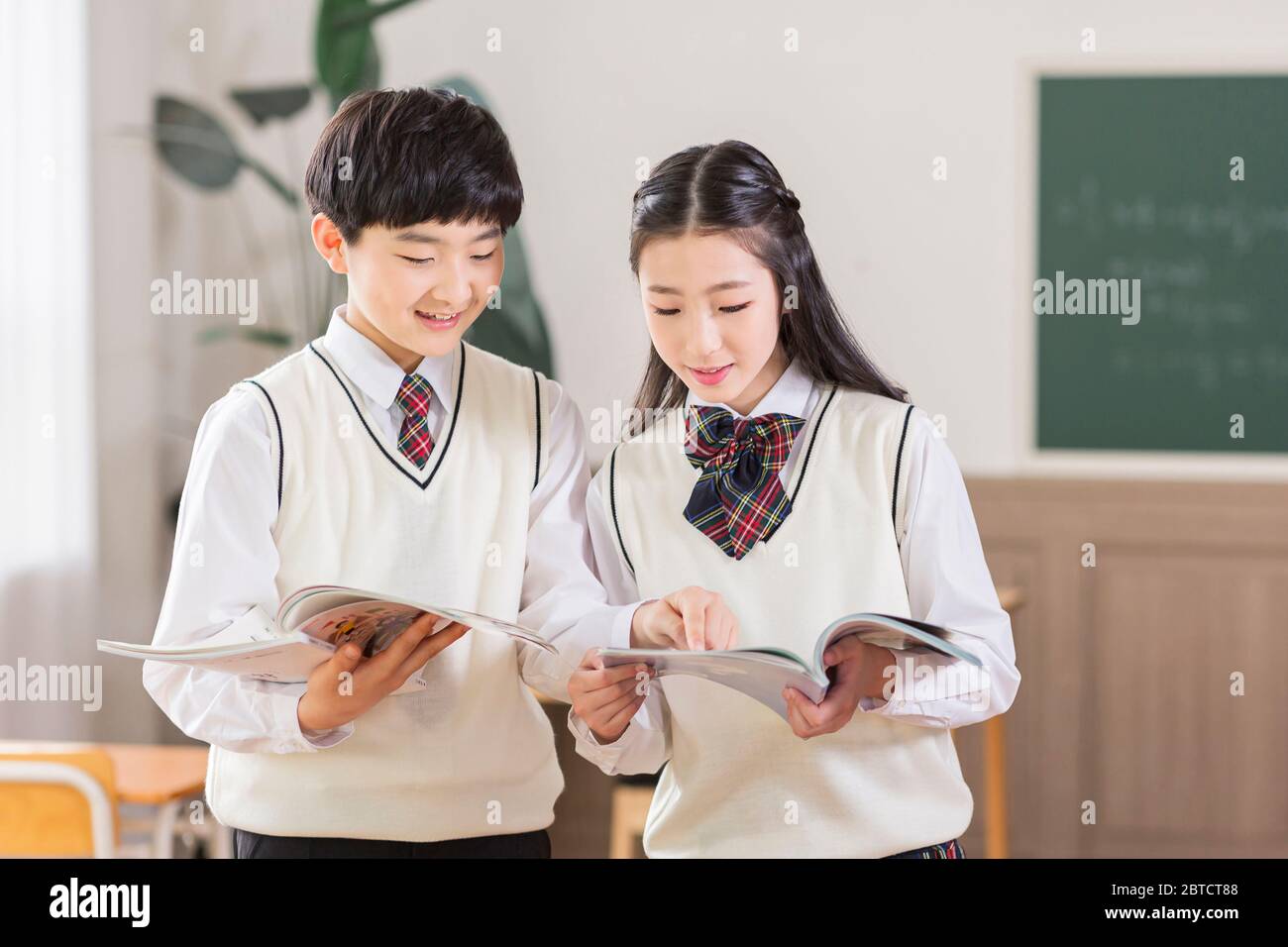 Group of school students portrait, happy smiling male and female ...