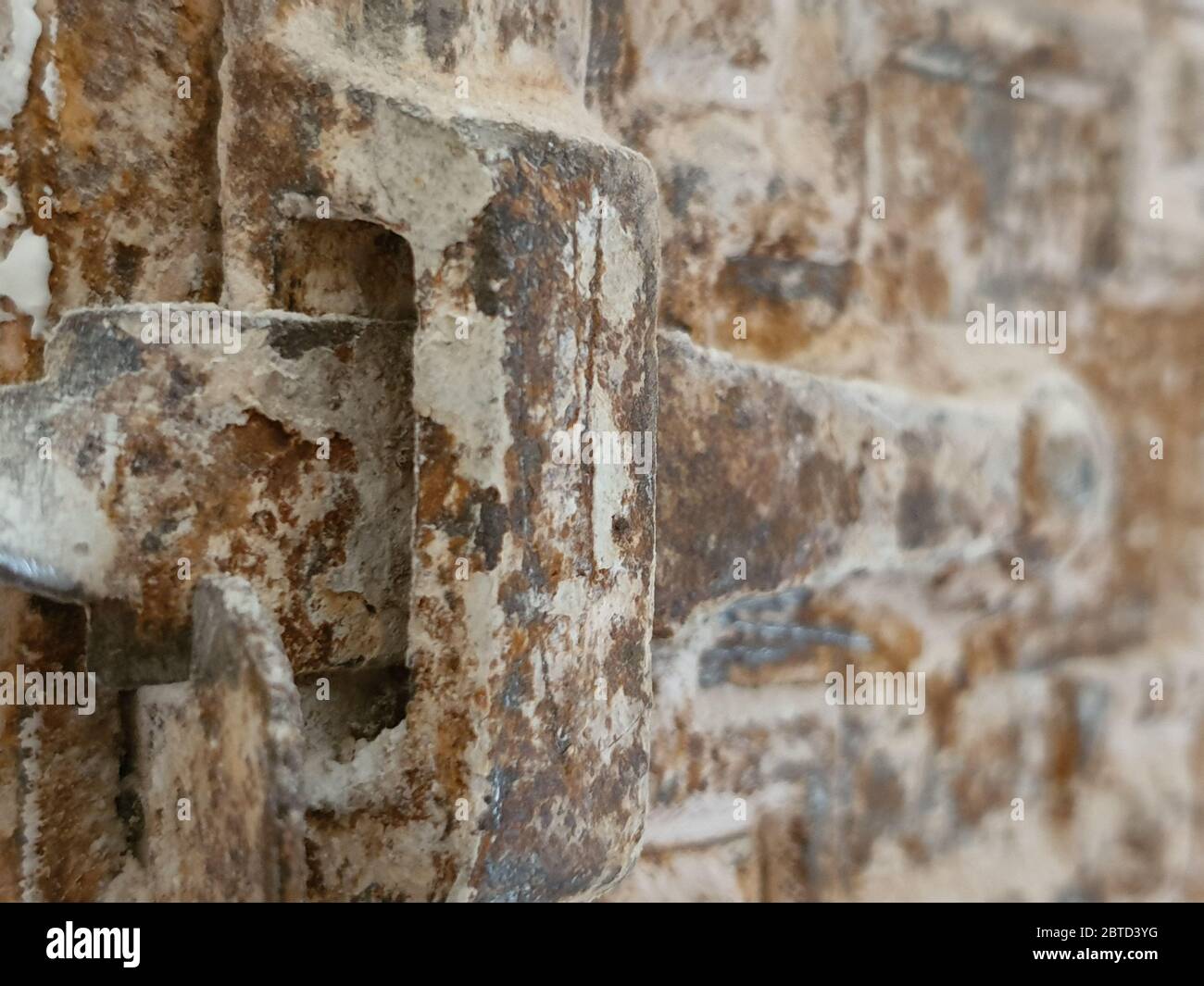 Old rusty metal building in hi-res stock photography and images - Alamy