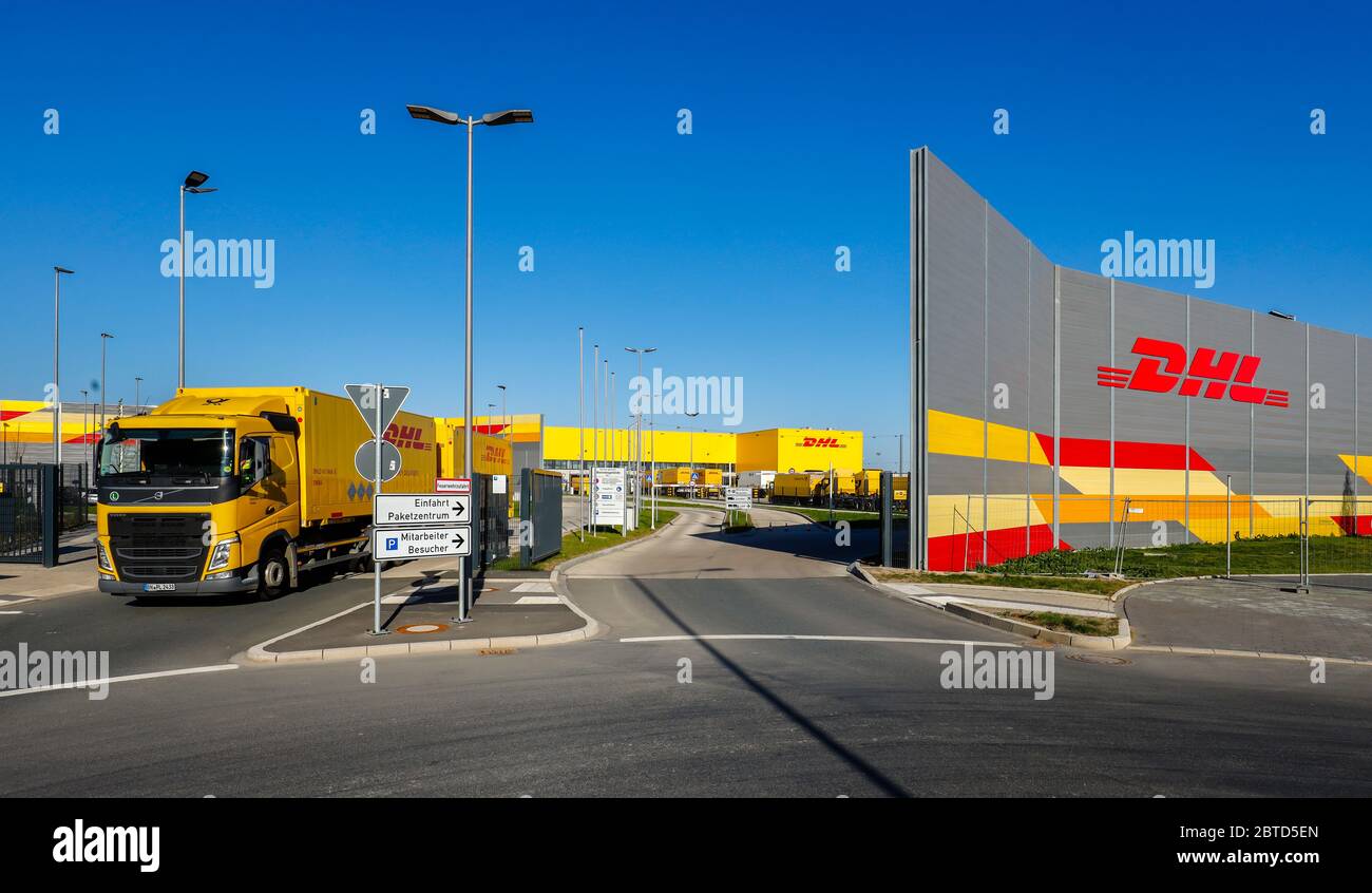 Bochum, Ruhr Area, North Rhine-Westphalia, Germany - DHL Logistik Paketzentrum, MARK 517, conversion of the former Opel plant Bochum site. Bochum, Ruh Stock Photo