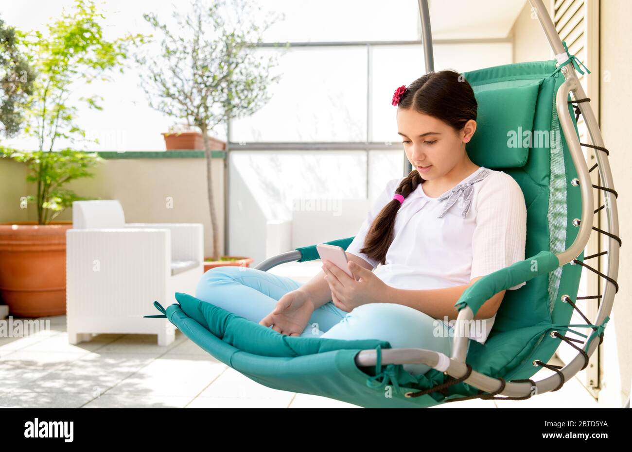 Hanging chair hi-res stock photography and images - Alamy