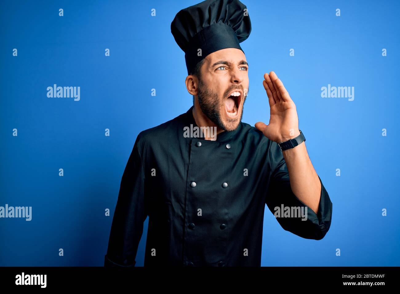 Talking loud restaurant hi-res stock photography and images - Alamy