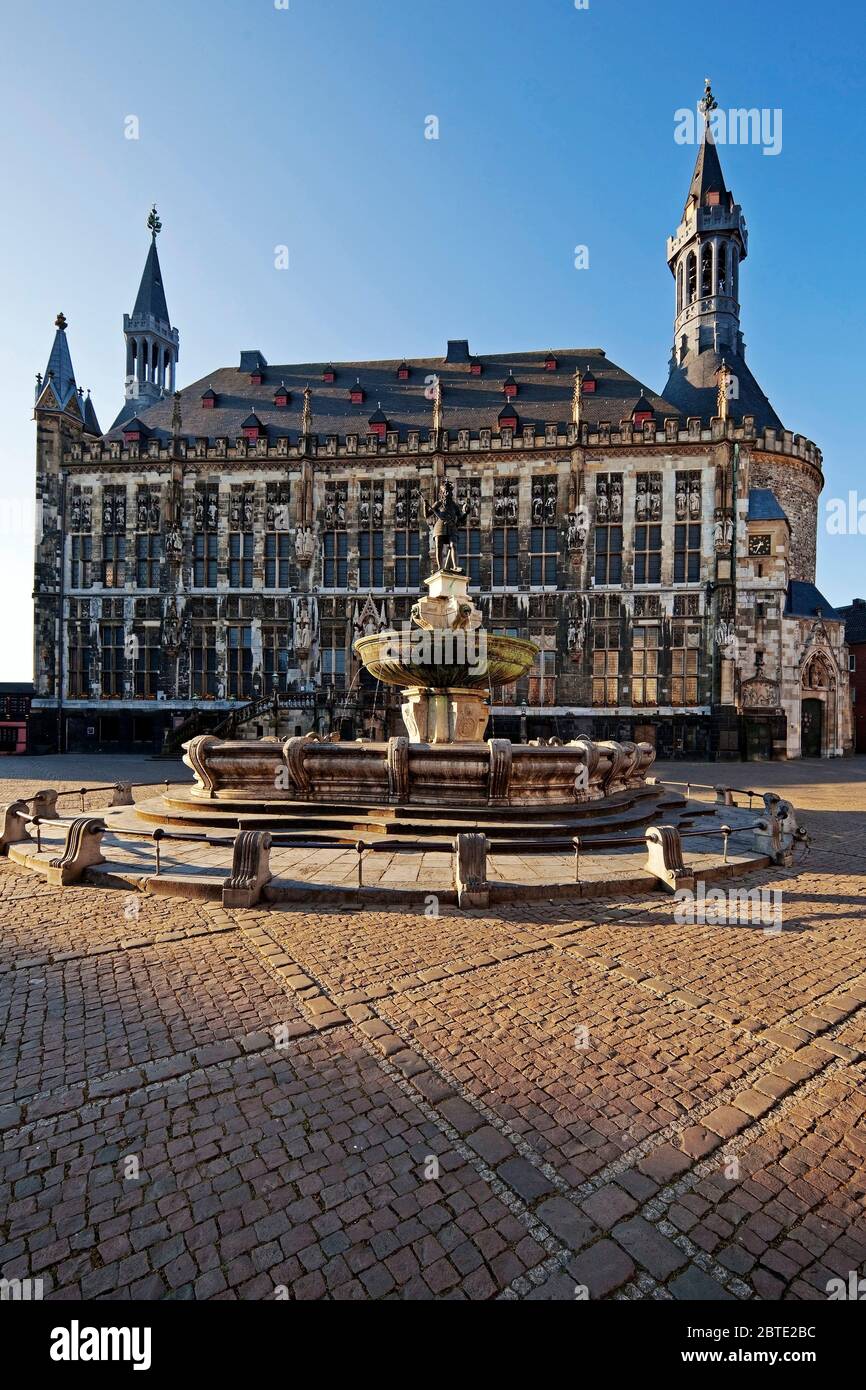 Karlsbrunnen (fountain) in front of city hall in the old city, Germany, North Rhine-Westphalia, Aix-la-Chapelle Stock Photo