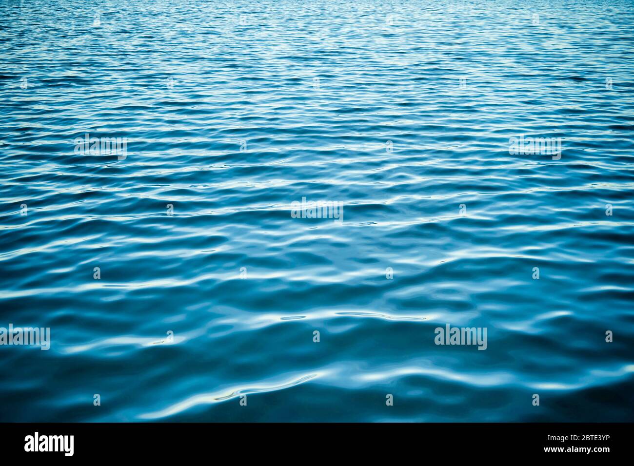 Water surface horizontal hi-res stock photography and images - Alamy