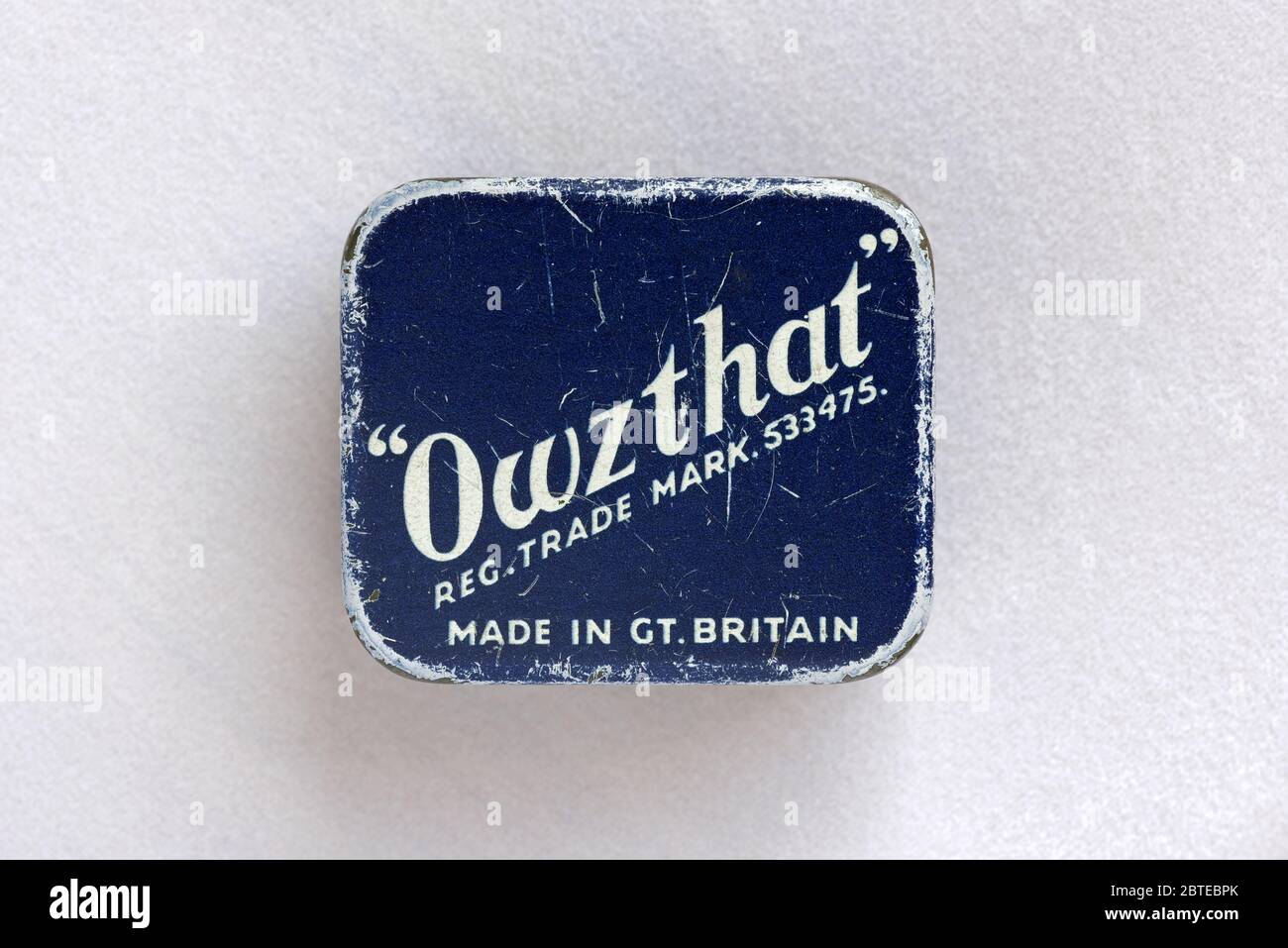 Close up image of the tin containing the vintage Cricket game Owzthat circa 1940's - 1950's Stock Photo