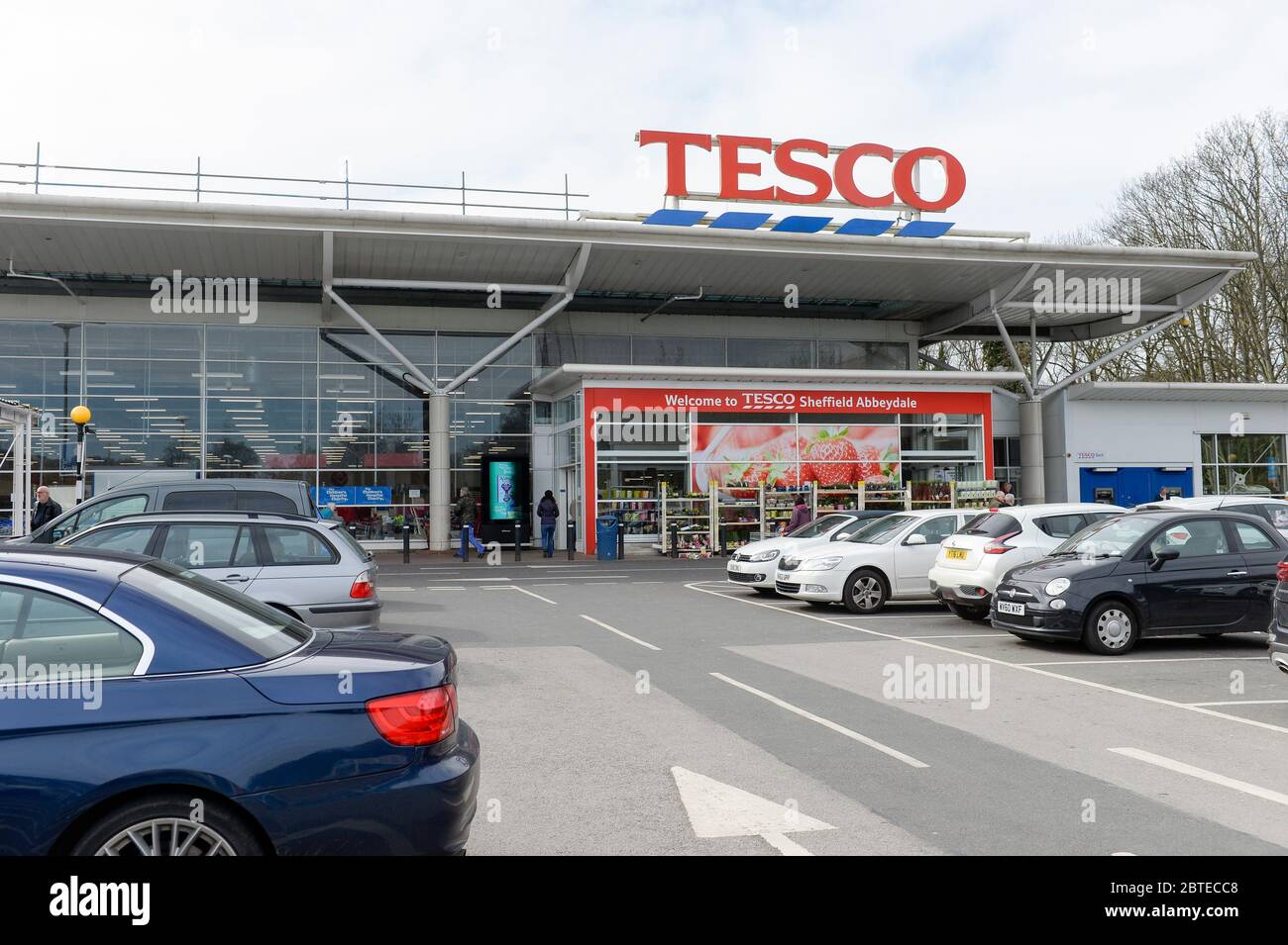 Tesco store at Abbeydale Road in Sheffield Stock Photo Alamy