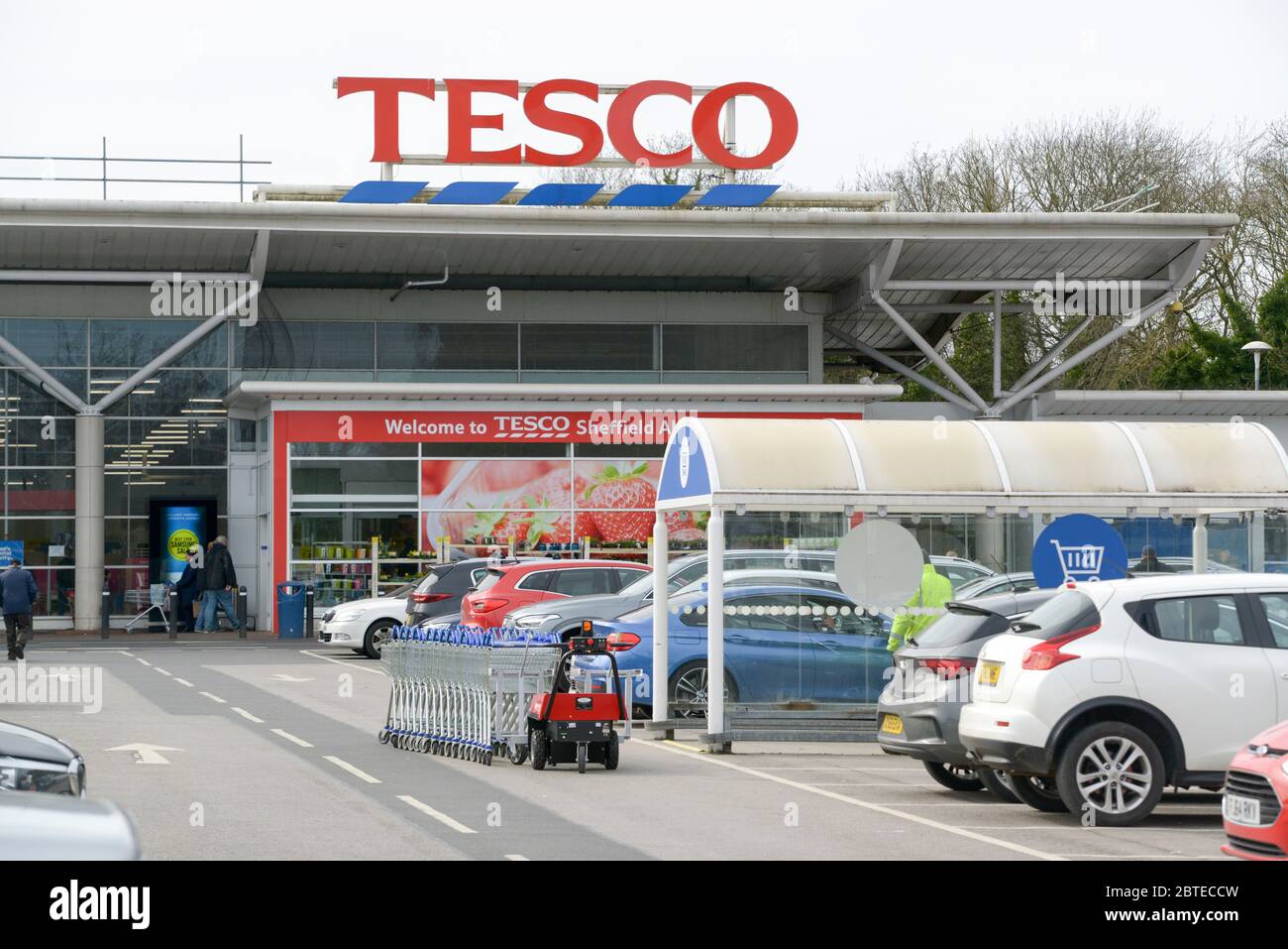 Tesco store at Abbeydale Road in Sheffield Stock Photo Alamy