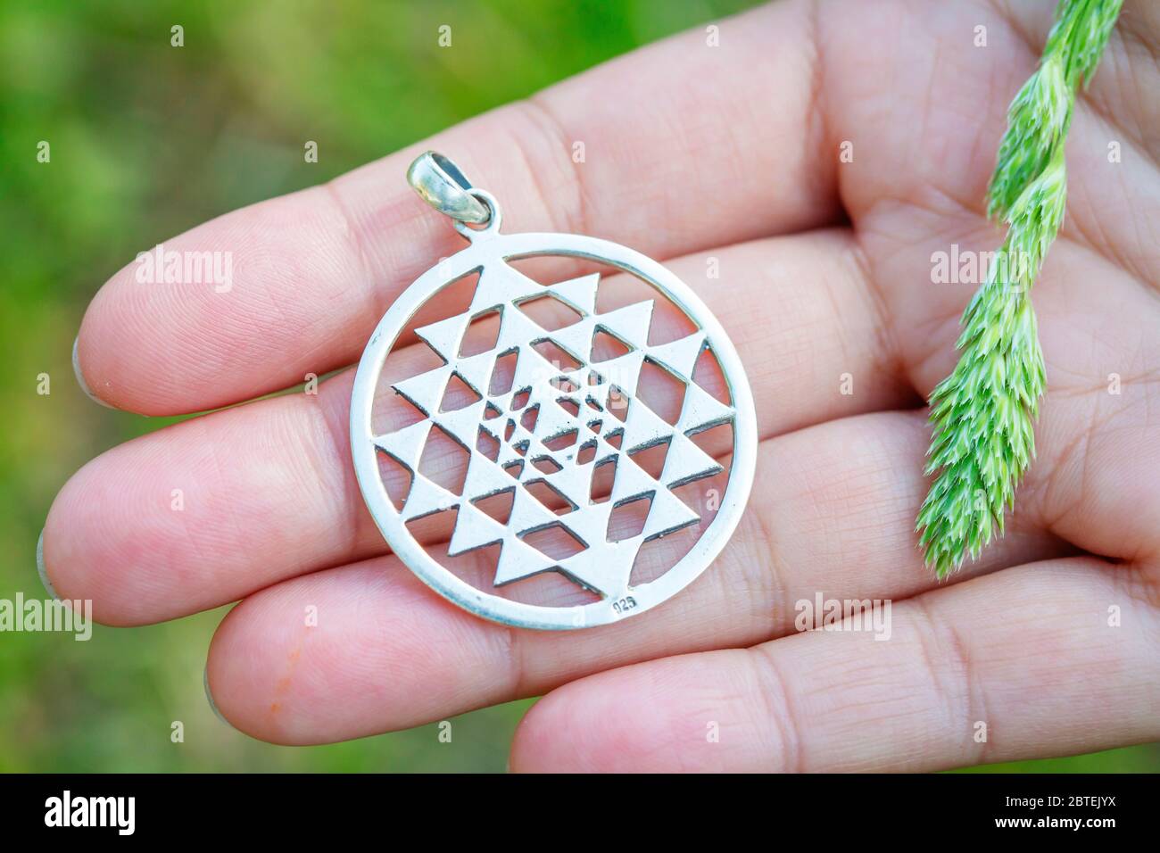 Sri yantra symbol hi-res stock photography and images - Alamy